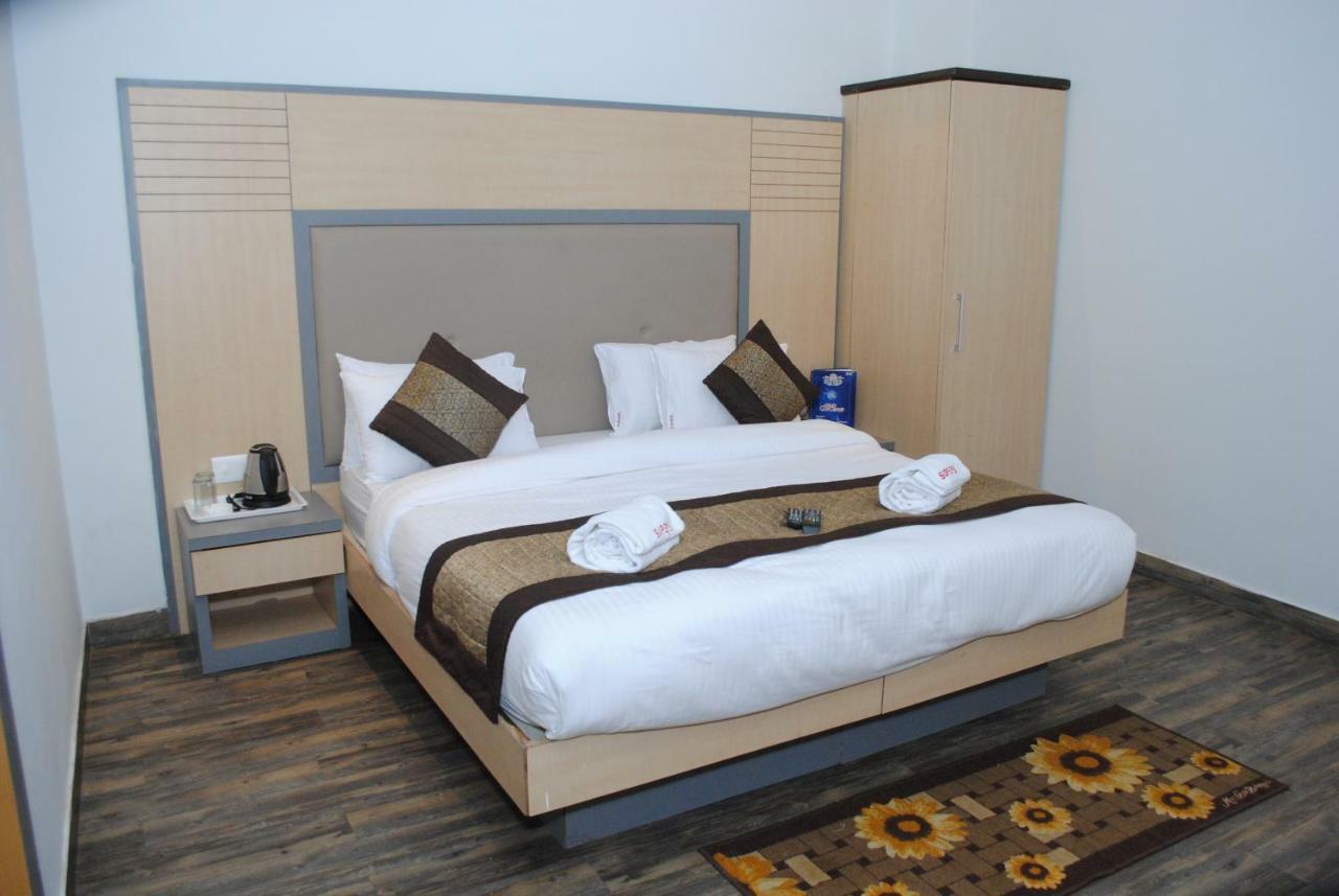 Hotel Superb 5 Mins Walk From New Delhi Station Εξωτερικό φωτογραφία